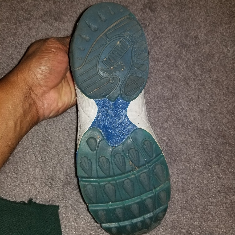 Shoes - Picture 3 of 4